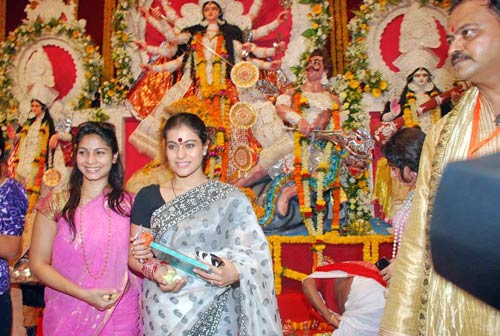 सिनेमा जगत के दिग्‍गजों की दुर्गापूजा...। विशेष कवरेज