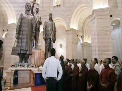 देखें मायावती के ड्रीम पार्क के उद्घाटन की तस्वीरें