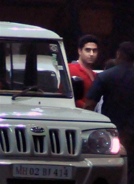 15 नवंबर 2011: तस्‍वीरों में देखें दिनभर की बड़ी खबरें | पढ़ें