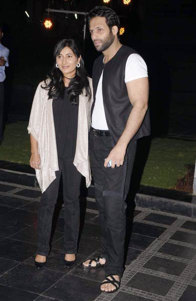 अबू जानी-संजीव की पार्टी में हसीनाएं | ऐश का दमकता चेहरा