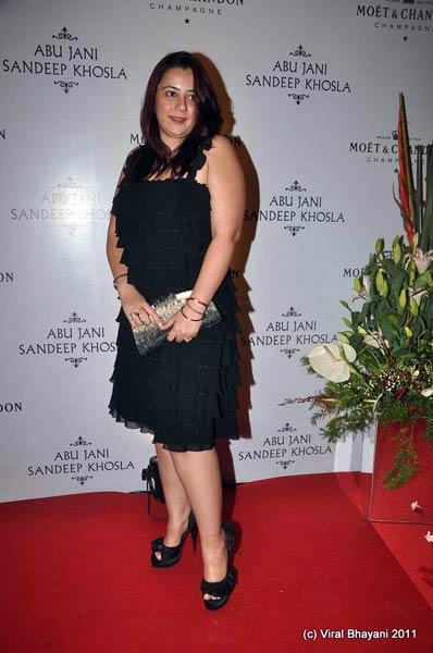 अबू जानी-संजीव की पार्टी में हसीनाएं | ऐश का दमकता चेहरा