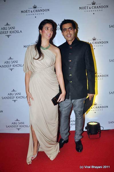 अबू जानी-संजीव की पार्टी में हसीनाएं | ऐश का दमकता चेहरा