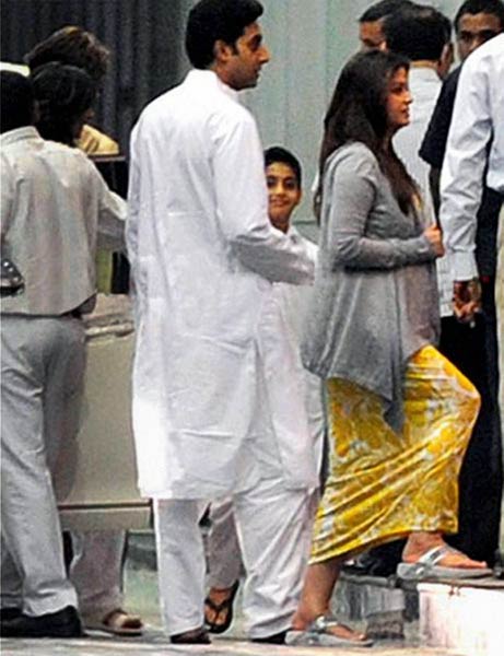 15 नवंबर 2011: तस्‍वीरों में देखें दिनभर की बड़ी खबरें | पढ़ें