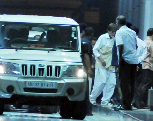 ऐश ने दिया बेटी को जन्‍म, मिलने पहुंचे सितारे | मातृत्‍व सुख