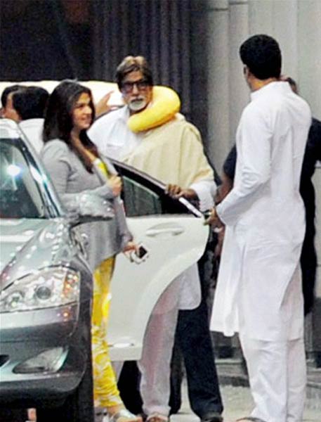 15 नवंबर 2011: तस्‍वीरों में देखें दिनभर की बड़ी खबरें | पढ़ें