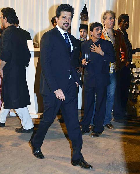 बोमन ईरानी के बेटे की रिसेप्शन पार्टी... | बोल्‍ड होती बालाएं... 