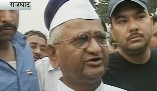 अन्‍ना हजारे ने तोड़ा मौन व्रत