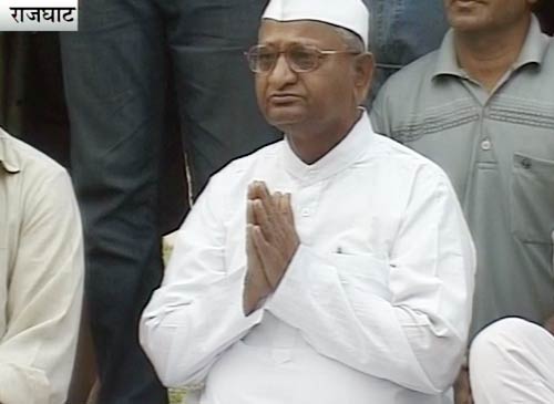 अन्‍ना हजारे ने तोड़ा मौन व्रत