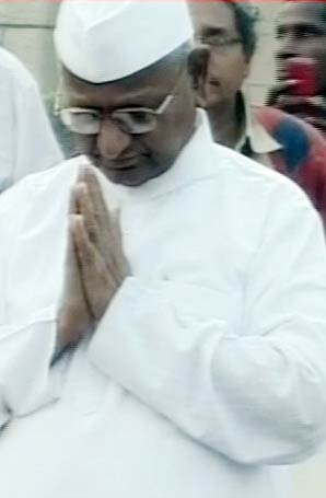 अन्‍ना हजारे ने तोड़ा मौन व्रत