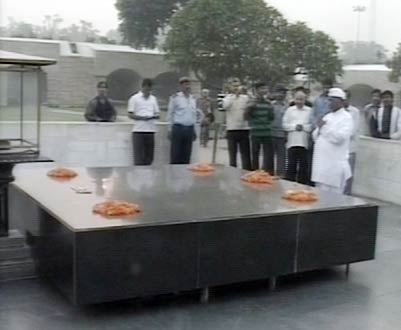 अन्‍ना हजारे ने तोड़ा मौन व्रत