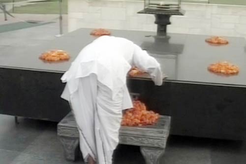 अन्‍ना हजारे ने तोड़ा मौन व्रत