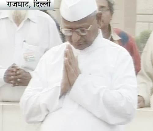 अन्‍ना हजारे ने तोड़ा मौन व्रत