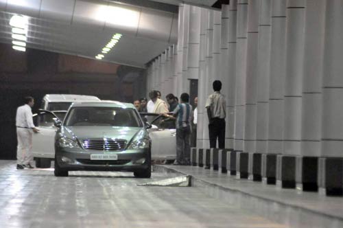 ऐश ने दिया बेटी को जन्‍म, मिलने पहुंचे सितारे | मातृत्‍व सुख