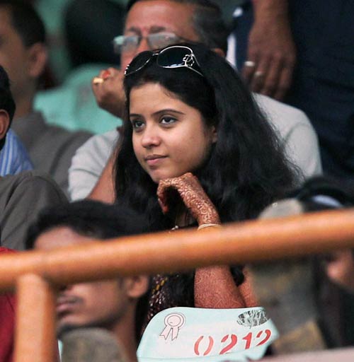 15 नवंबर 2011: तस्‍वीरों में देखें दिनभर की बड़ी खबरें | पढ़ें