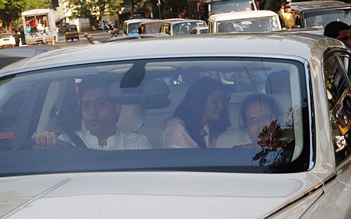 मातृत्‍व सुख के बाद ऐश्वर्या की झलक | ऐश की अनदेखी तस्‍वीरें