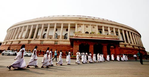 24 नवंबर 2011: तस्वीरों में देखें दिनभर की बड़ी खबरें | पढ़ें