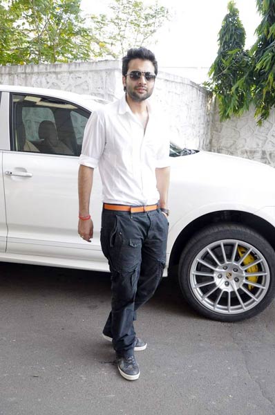 एफ-1 रेस देखकर घर लौटे दीपिका-इमरान | एफ-1 देखनें पहुंचे सितारे