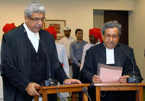 8 नवंबर 2011: तस्‍वीरों में देखें दिनभर की बड़ी खबरें