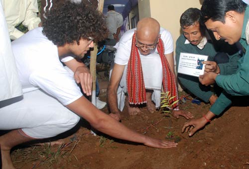 पैतृक आवास पर हुआ भूपेन हजारिका का श्राद्ध