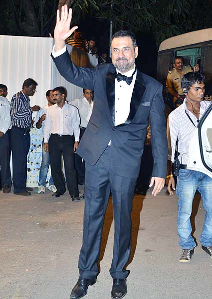 बोमन ईरानी के बेटे की रिसेप्शन पार्टी... | बोल्‍ड होती बालाएं... 