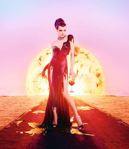 'महाविनाश' के कंसेप्ट पर मिला का 'सुपर अवतार' |  बिकनी मॉडल्‍स