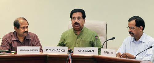 15 नवंबर 2011: तस्‍वीरों में देखें दिनभर की बड़ी खबरें | पढ़ें