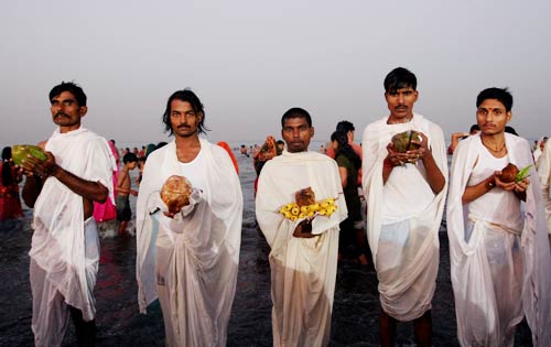 तस्वीरों में देखें सूर्योपासना का महापर्व छठ | फोटो