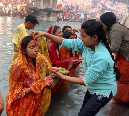 2 नवंबर 2011: तस्‍वीरों में देखें दिनभर की बड़ी खबरें | पढ़ें