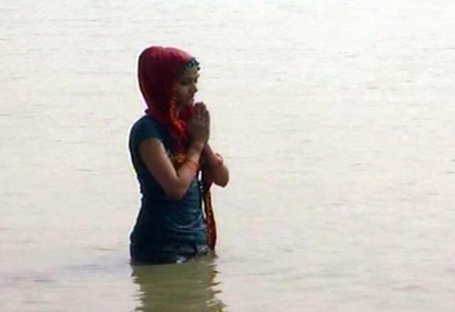 श्रद्धालुओं ने दिया अस्ताचलगामी सूर्य को अर्घ्‍य