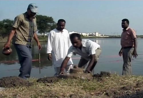 श्रद्धालुओं ने दिया अस्ताचलगामी सूर्य को अर्घ्‍य