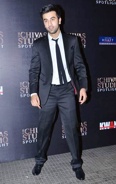 सिवास की पार्टी में सितारों की मस्‍ती...  | ये है जलवा