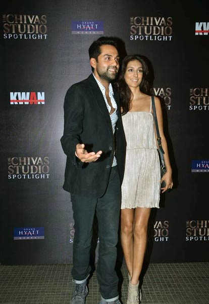 सिवास की पार्टी में सितारों की मस्‍ती...  | ये है जलवा