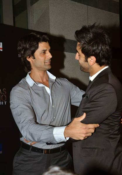 सिवास की पार्टी में सितारों की मस्‍ती...  | ये है जलवा