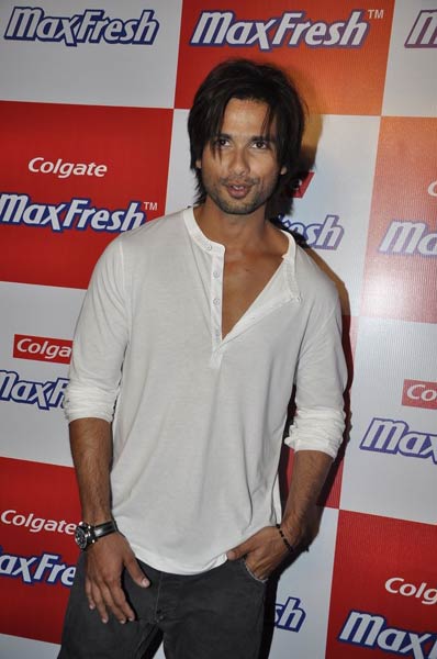 सितारों से सजी कोलगेट मैक्‍स फ्रैश पार्टी... | जो बनाए मदहोश...