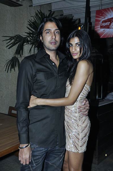 सितारों से सजी कोलगेट मैक्‍स फ्रैश पार्टी... | जो बनाए मदहोश...