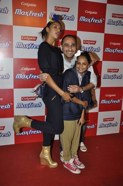 सितारों से सजी कोलगेट मैक्‍स फ्रैश पार्टी... | जो बनाए मदहोश...