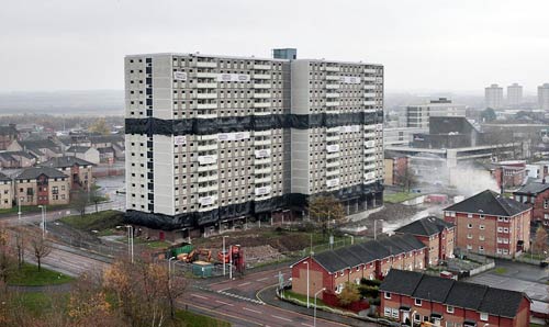 स्‍कॉटलैंड: चंद लम्‍हों में ढह गई इमारत