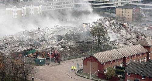 स्‍कॉटलैंड: चंद लम्‍हों में ढह गई इमारत