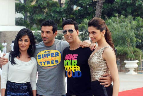 देसी ब्‍वॉयज के संग देसी गर्ल्‍स...। देसी ब्वॉयज