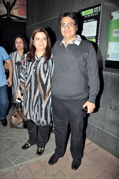 देसी ब्वॉयज की पार्टी में सुंदरियां | बोल्‍ड होती बालाएं... 