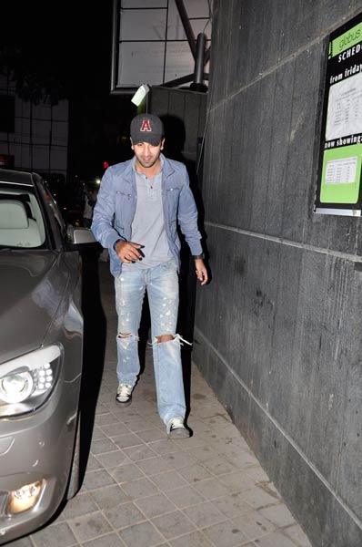 देसी ब्वॉयज की पार्टी में सुंदरियां | बोल्‍ड होती बालाएं... 