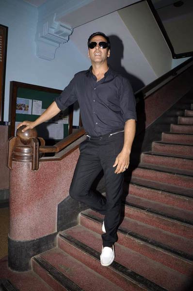 फिल्म 'देसी ब्वॉयज' के प्रोमोशन में जुटे अक्षय...| हिट जोड़ी