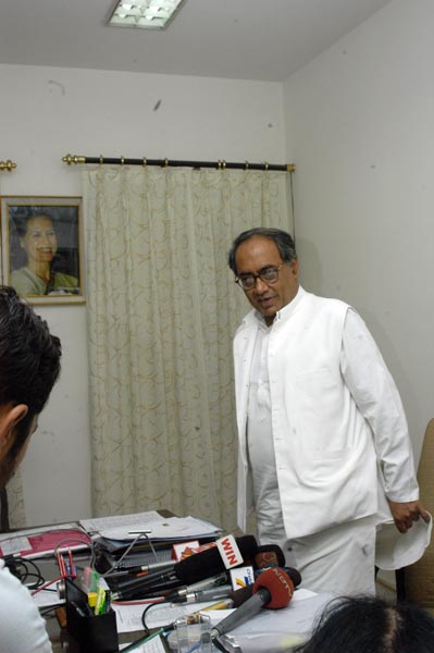 दिग्विजय यानी 'बोल की लब आजाद हैं तेरे' | 'ड्रामा समाप्‍त'