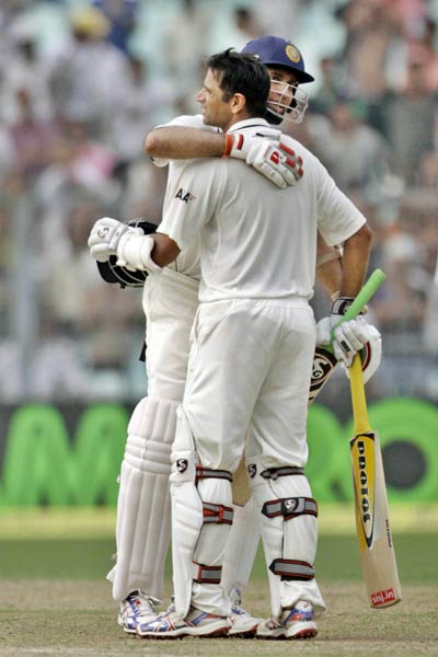 लक्ष्मण और धोनी का शतक, भारत ने शिकंजा कसा