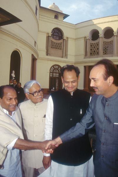 दिग्विजय यानी 'बोल की लब आजाद हैं तेरे' | 'ड्रामा समाप्‍त'