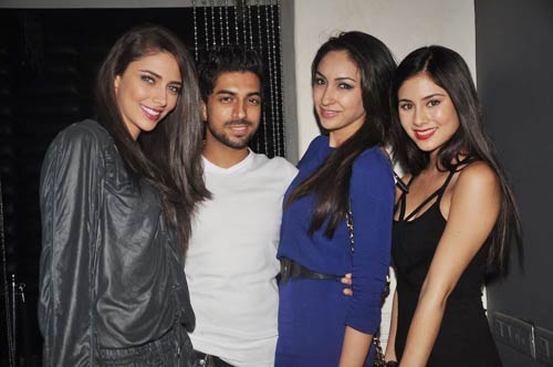 ग्लैमरस अवतार की ओर सोनाक्षी...| सोनाक्षी के जलवे