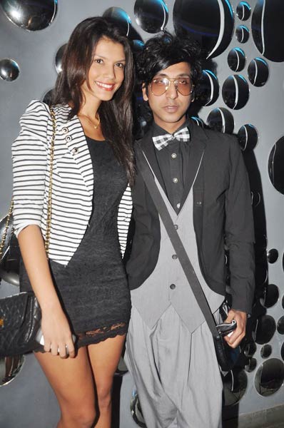 ग्लैमरस अवतार की ओर सोनाक्षी...| सोनाक्षी के जलवे