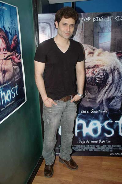 'घोस्ट' से डराने को तैयार हैं शाइनी-सयाली  | बिकनी ब्रिगेड में सयाली