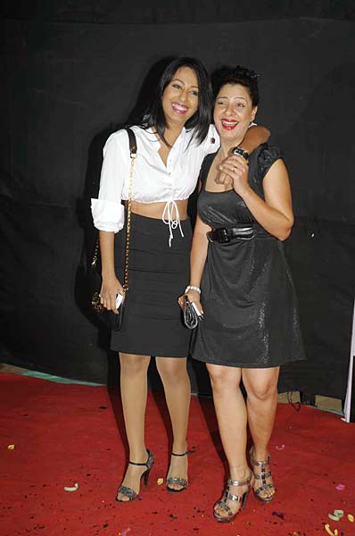 सितारों से सजा गोल्डन पेटल अवॉर्डस...|   जो दीवाना बना दे...