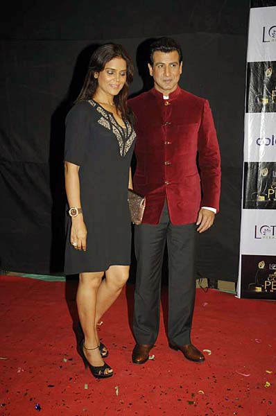 सितारों से सजा गोल्डन पेटल अवॉर्डस...|   जो दीवाना बना दे...